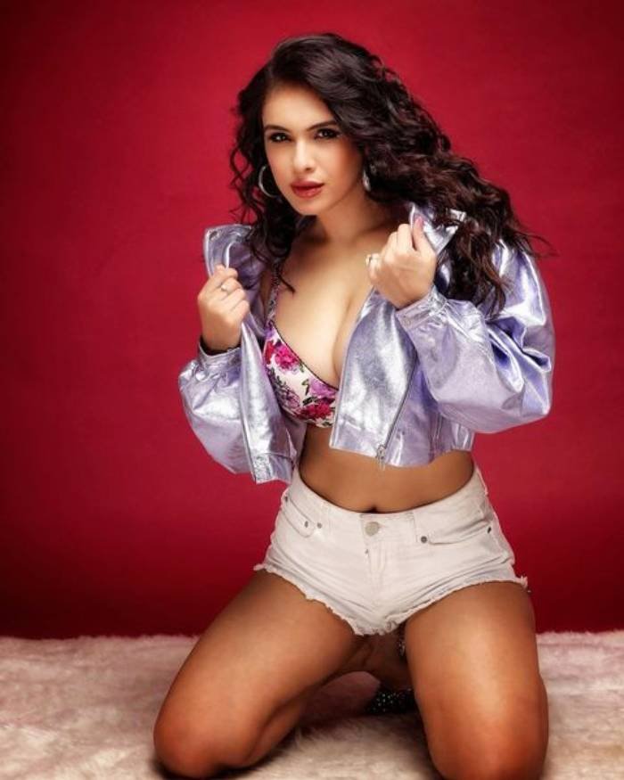 neha malik_teluguvox 4